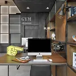 Moxy Center Отель 3*