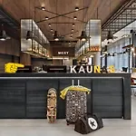 Отель Moxy Center