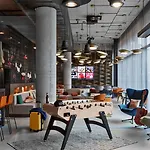Moxy Center 3*