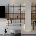 Отель Moxy Center 3*