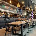 Moxy Center
