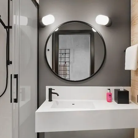Hotel Moxy Center 3*