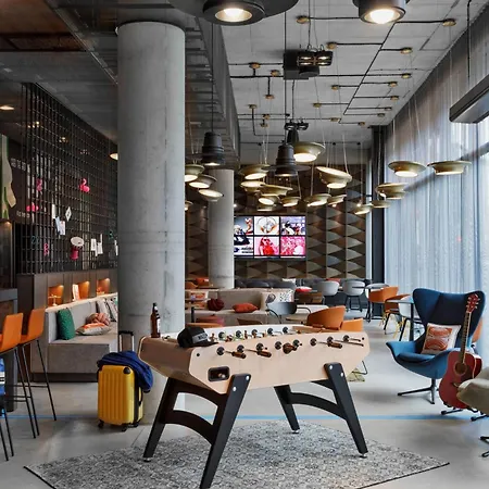 Moxy Center Hotel 3*