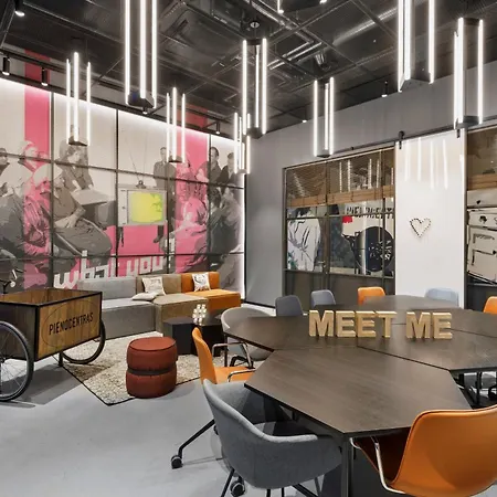 Moxy Center Hotel Kaunas