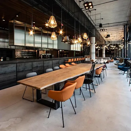 Moxy Center