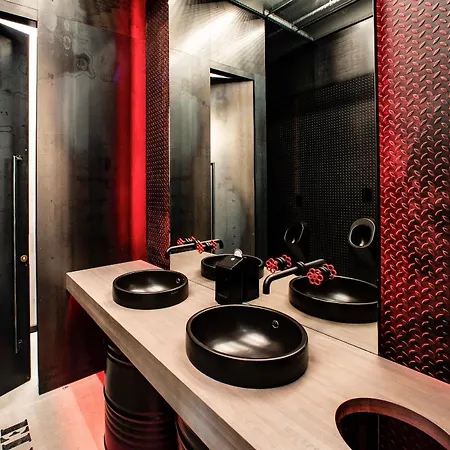 Moxy Center Hotel Kaunas