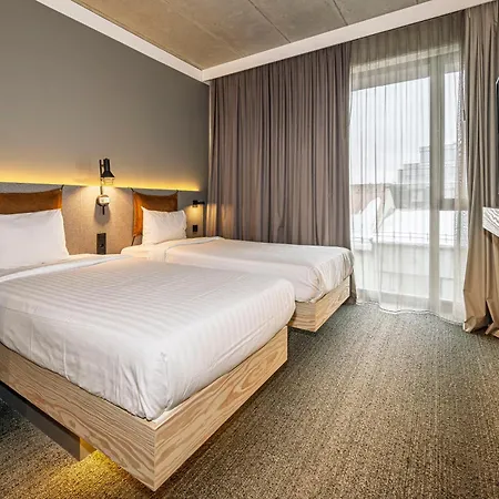 Moxy Center 3*