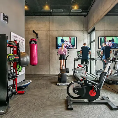 Moxy Center Hotell 3*