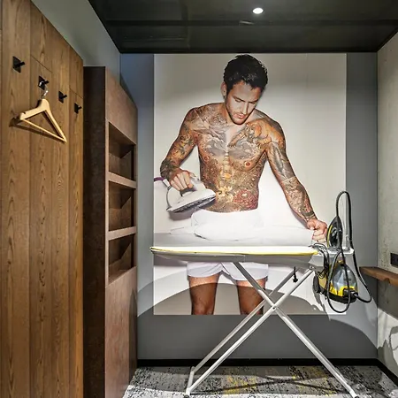 Hotell Moxy Center 3*