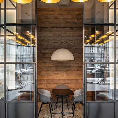 Moxy Center Hotel 3*