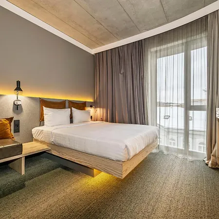 Moxy Center Hotel 3*