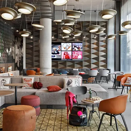 Moxy Center Hotel 3*