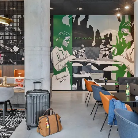 Moxy Center Hotel Kaunas