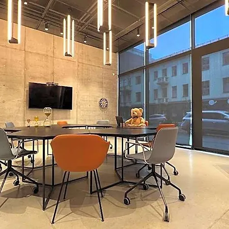 Hotel Moxy Center