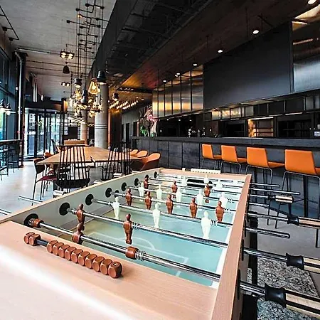 Hotel Moxy Center 3*