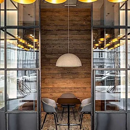 Hotel Moxy Center 3*
