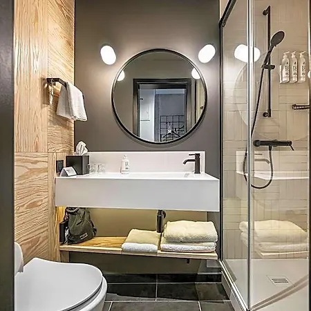 Moxy Center 3*