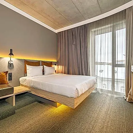 Moxy Center Hotel 3*