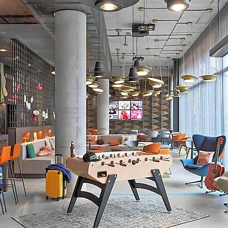 Moxy Center