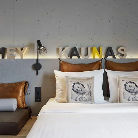 Moxy Center 3*