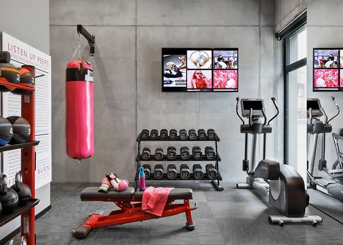 فندق Moxy Center كاوناس