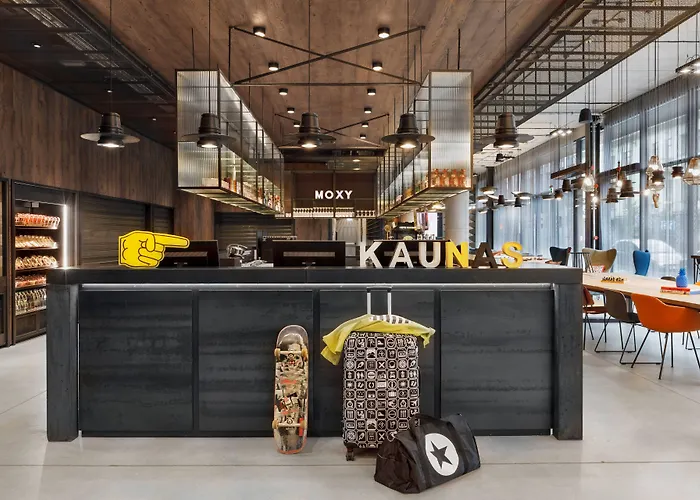 فندق Moxy Center