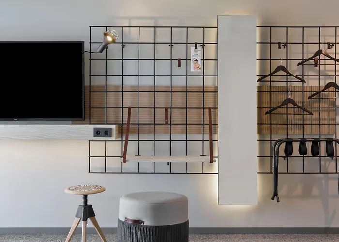 호텔 Moxy Center 3*