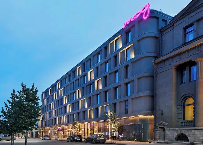 فندق Moxy Center 3*